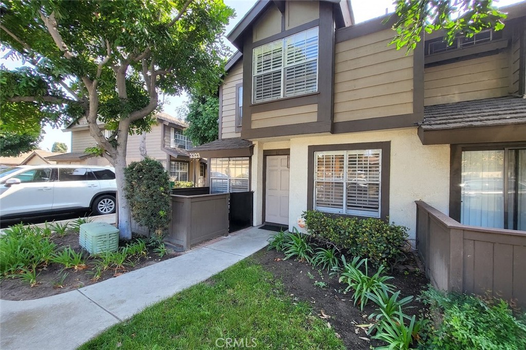 2323 S Cutty