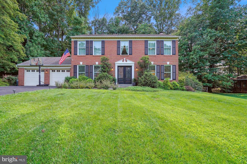 11559 Holly Briar Ln
