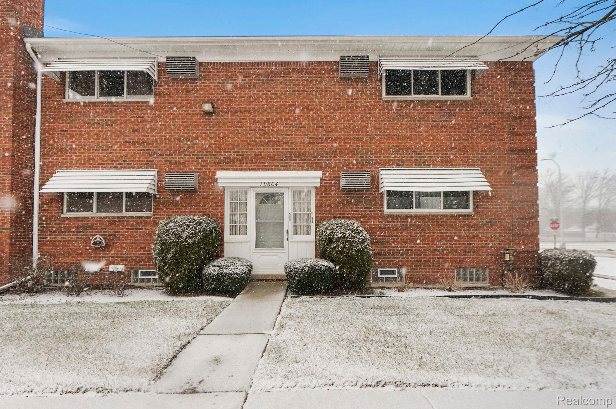 19804 Harper Avenue 202