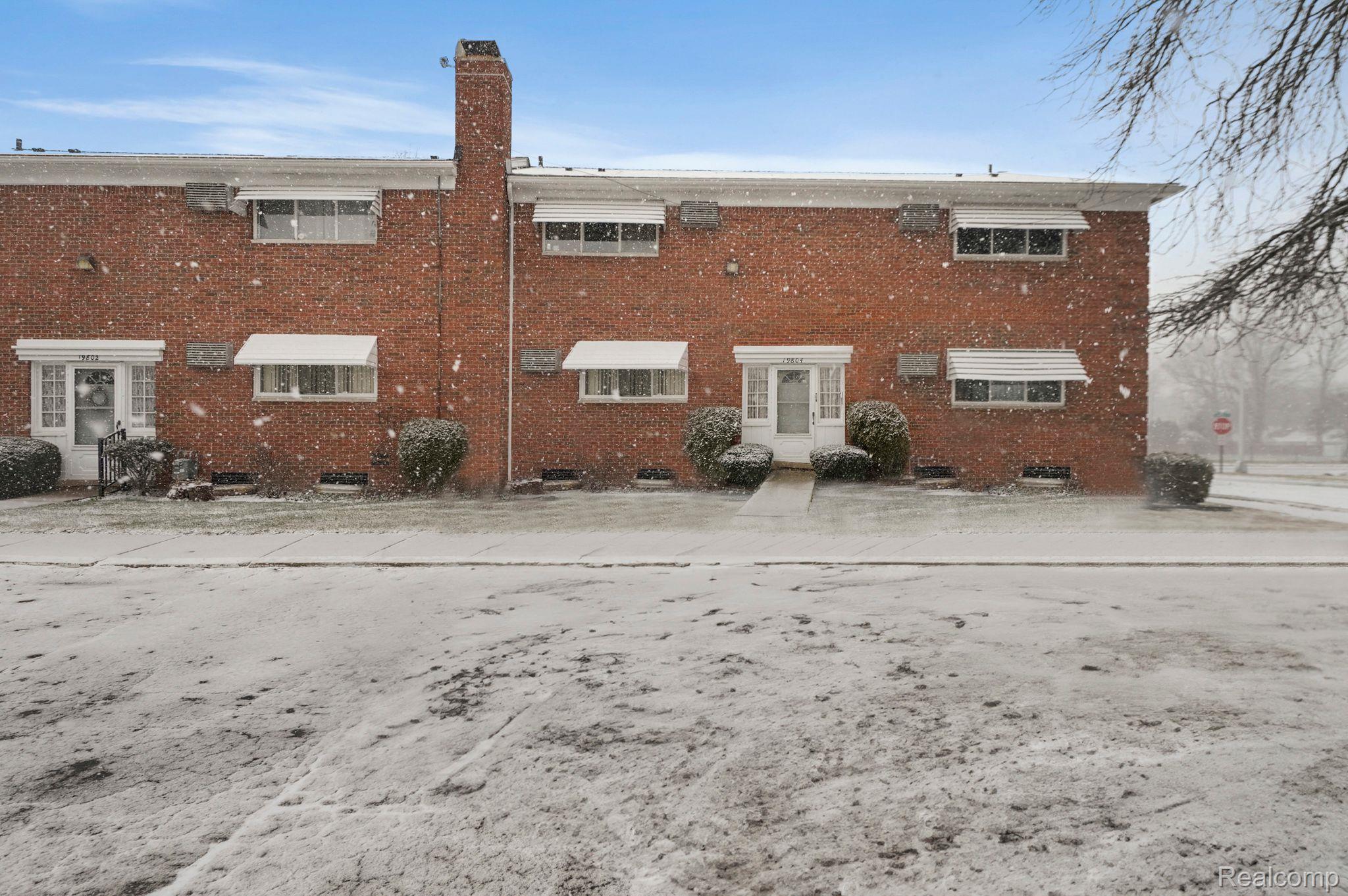 19804 Harper Avenue 202