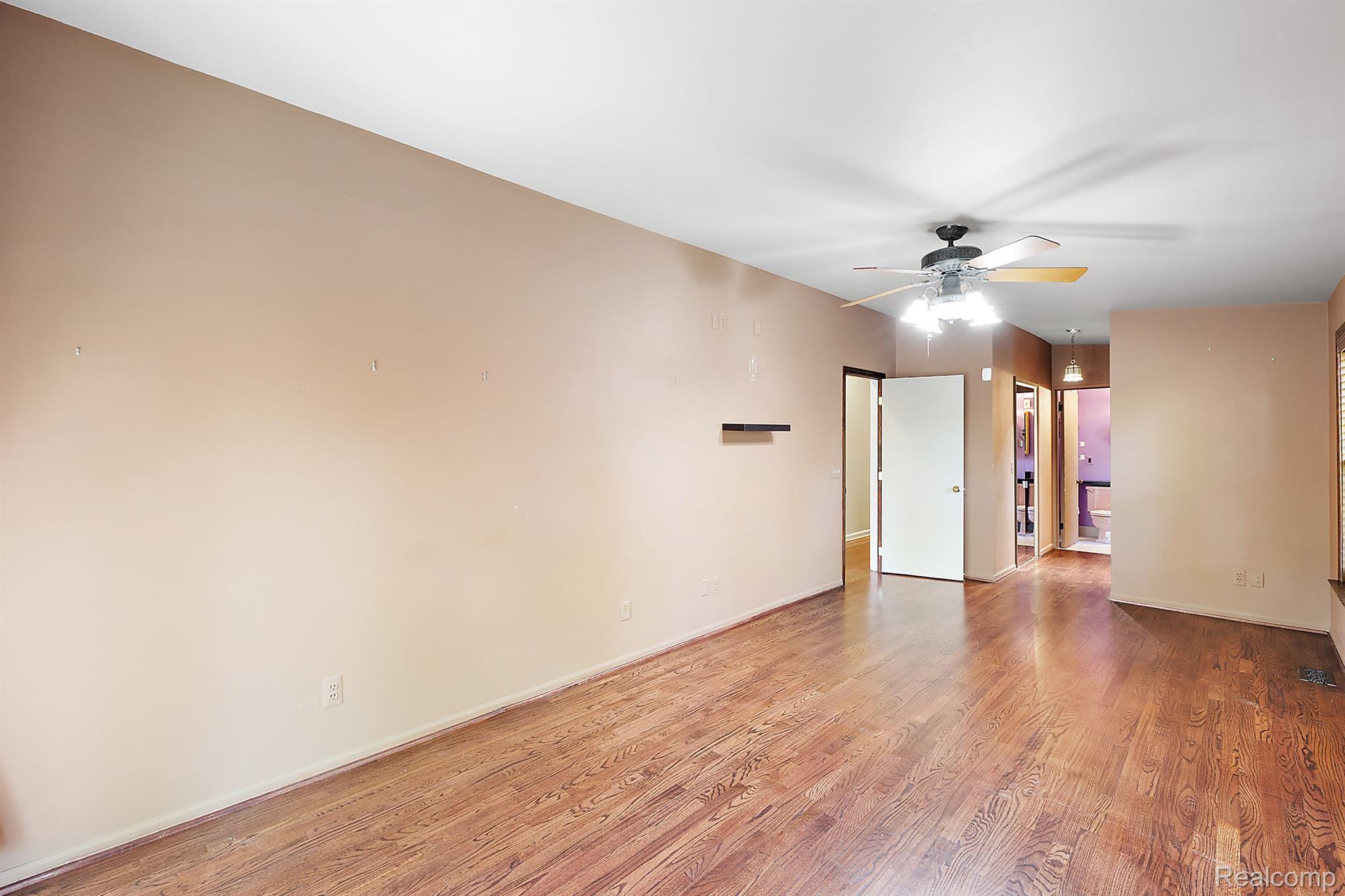 1411 W FARNUM Avenue