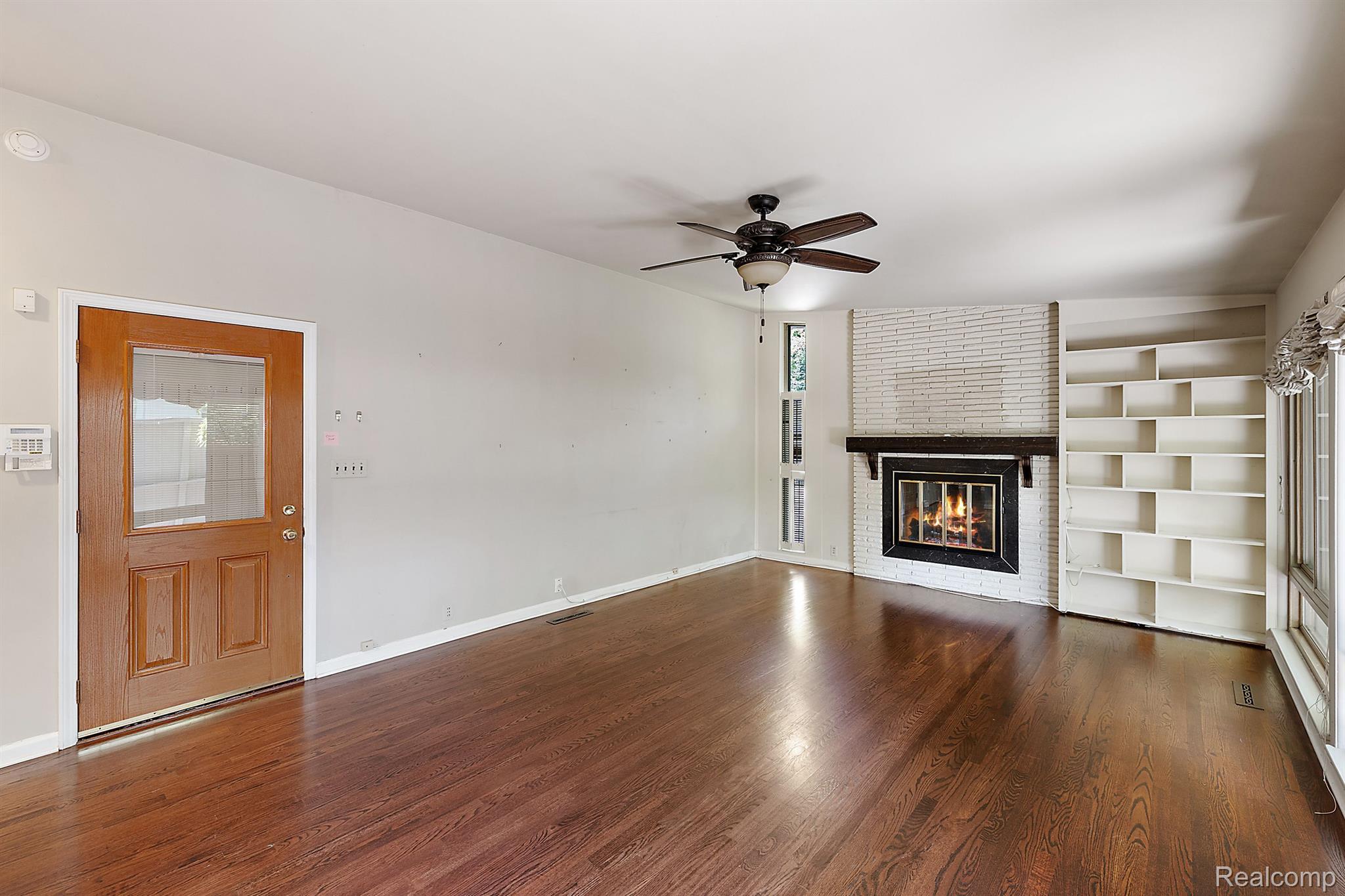 1411 W FARNUM Avenue