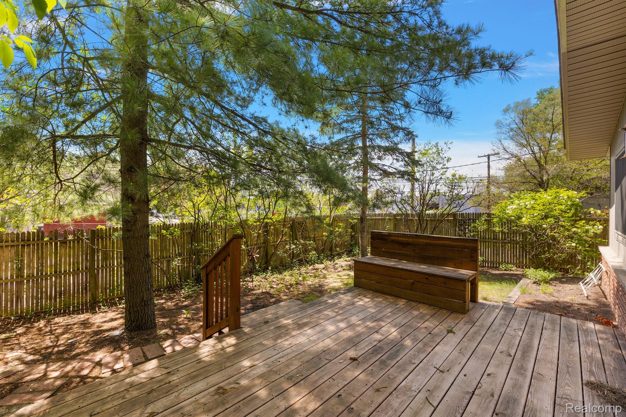 1411 W FARNUM Avenue