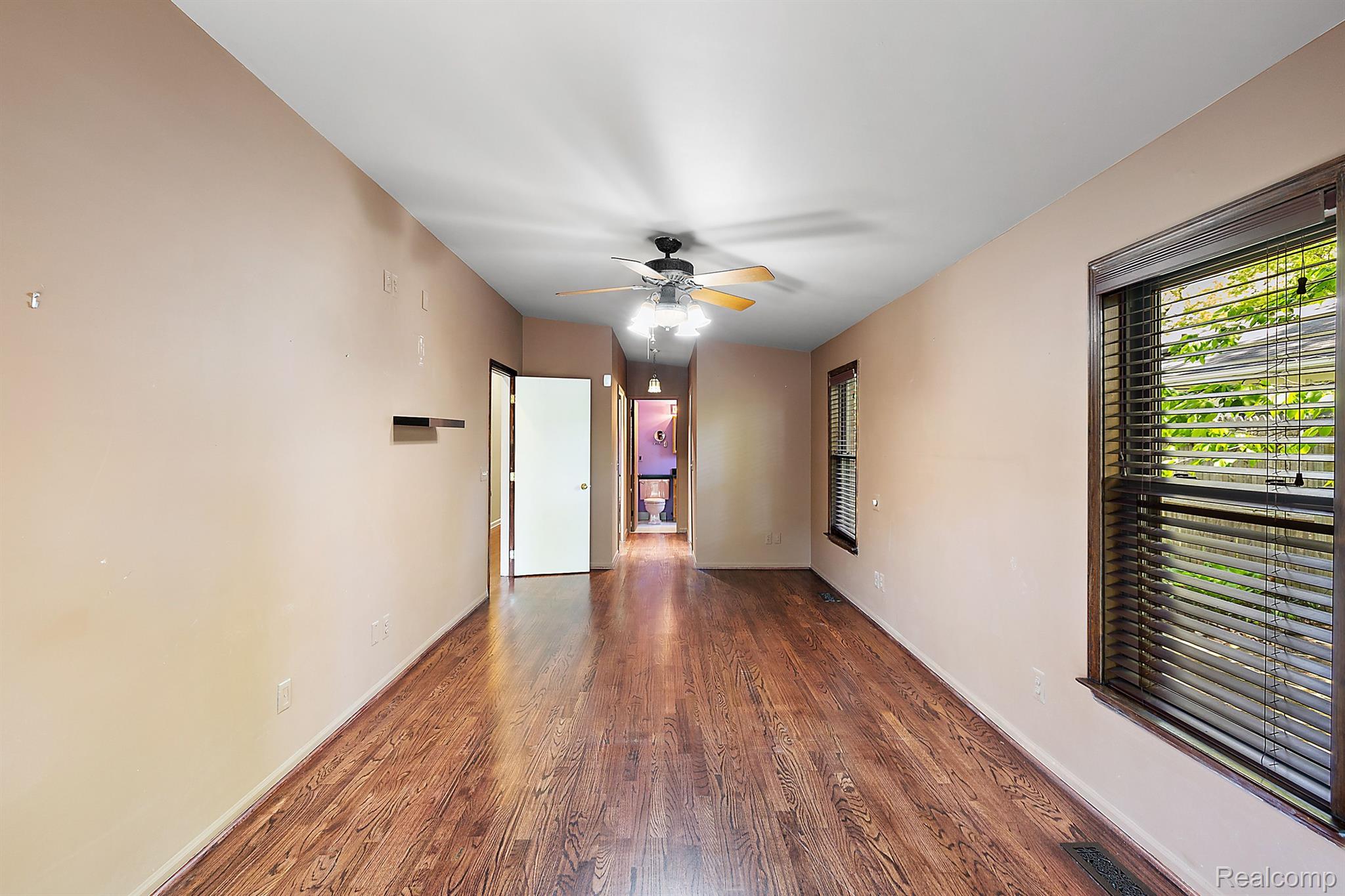 1411 W FARNUM Avenue