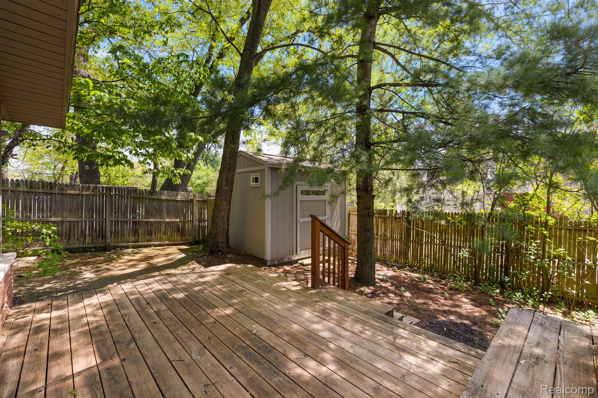 1411 W FARNUM Avenue