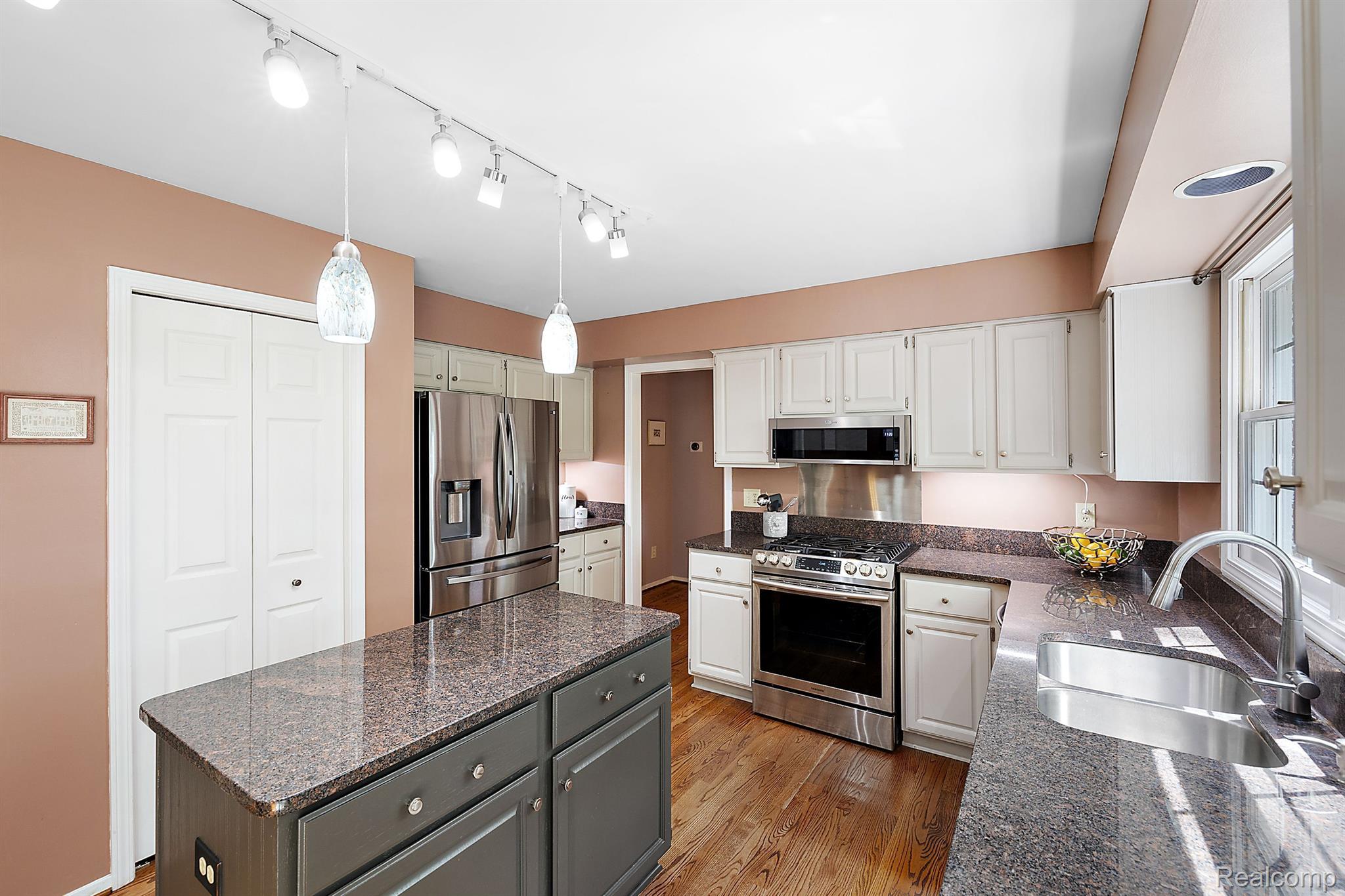 1432 SANDY RIDGE Drive