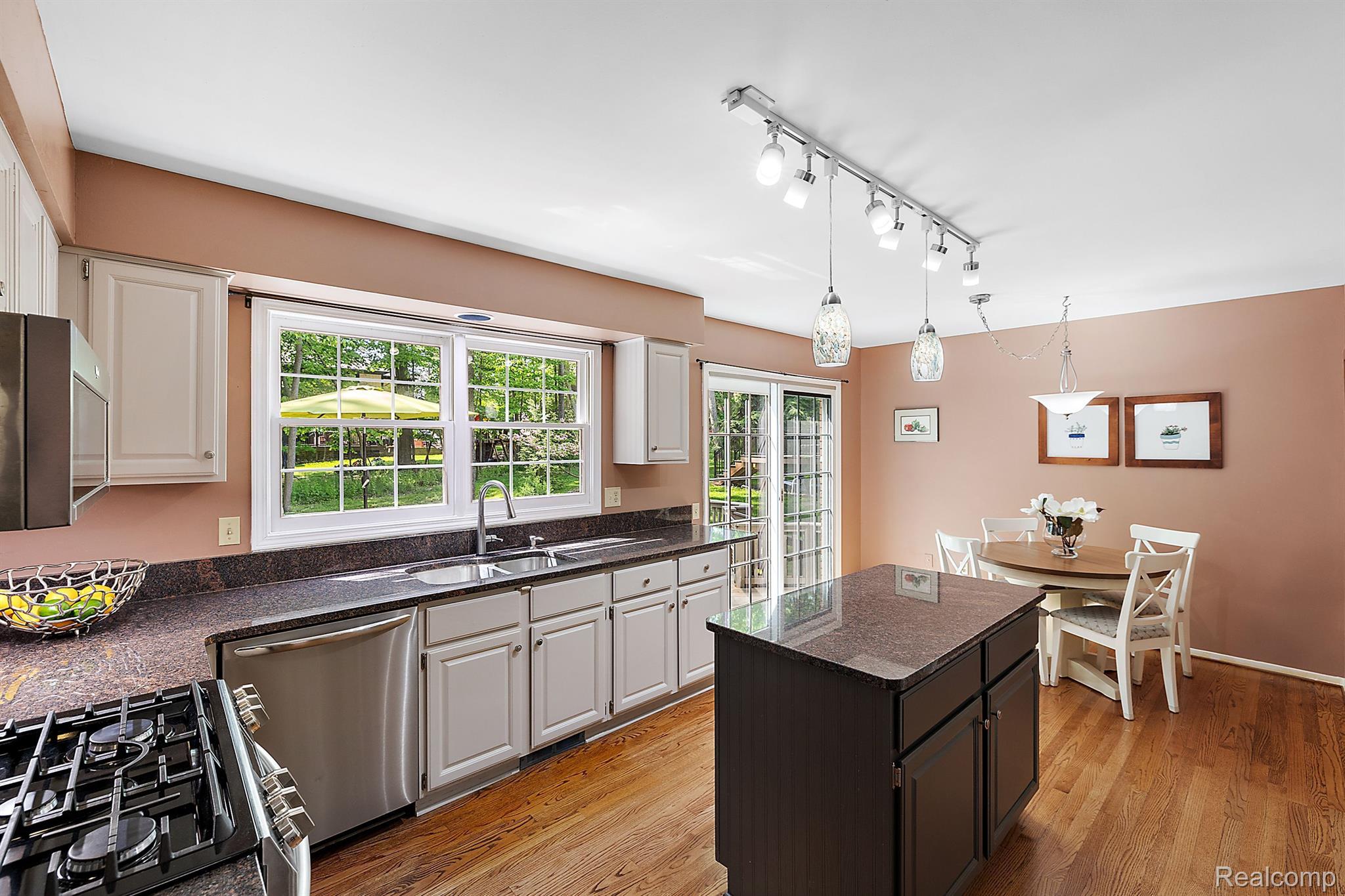 1432 SANDY RIDGE Drive