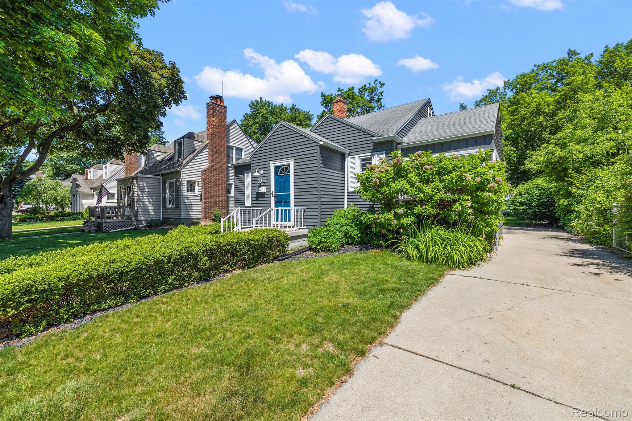 3048 GARDNER Avenue