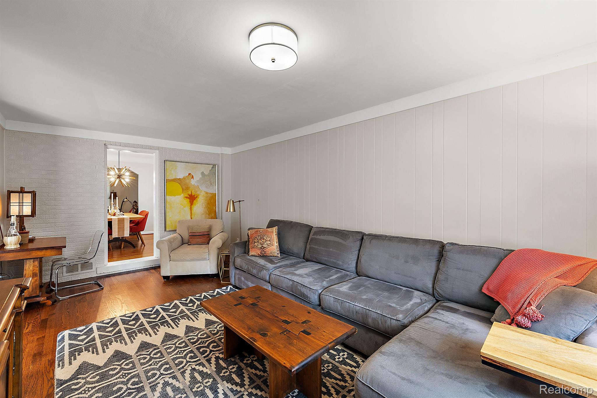 2438 ELMHURST Avenue