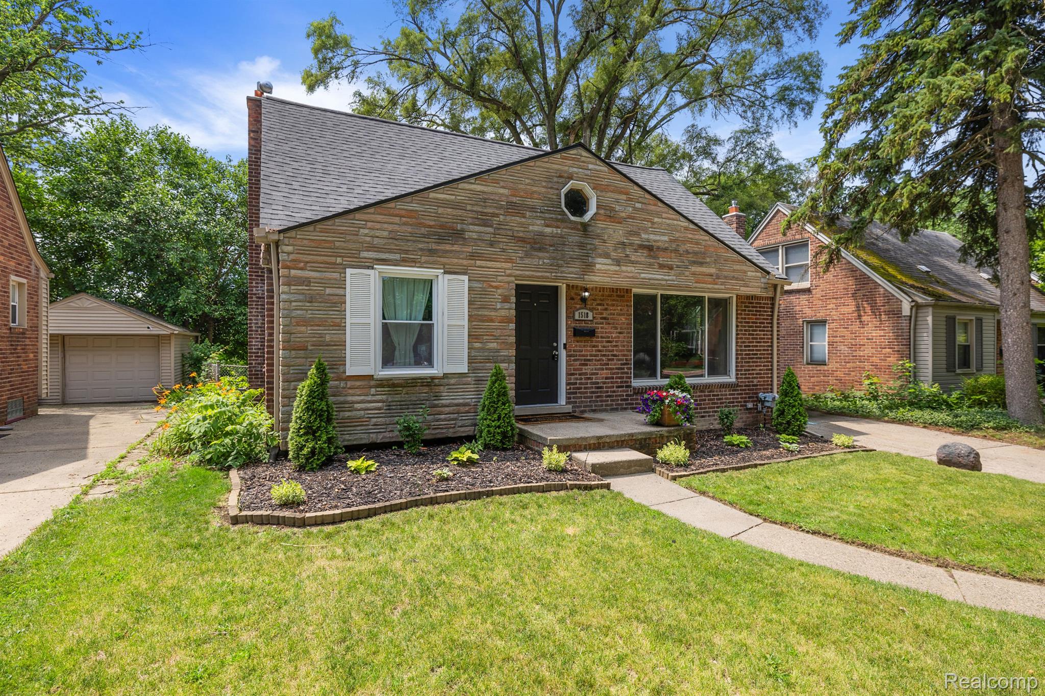 1518 RED RUN Drive