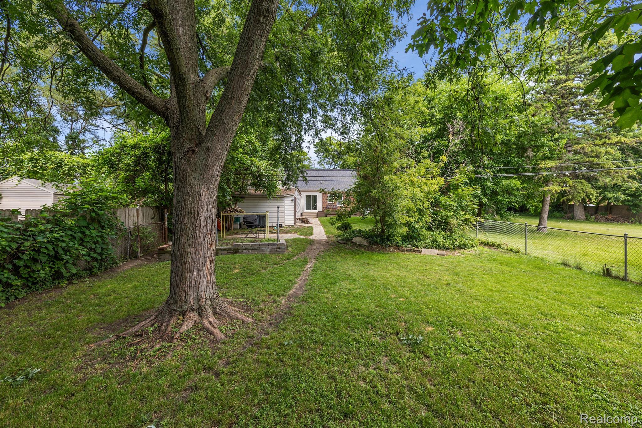 1518 RED RUN Drive