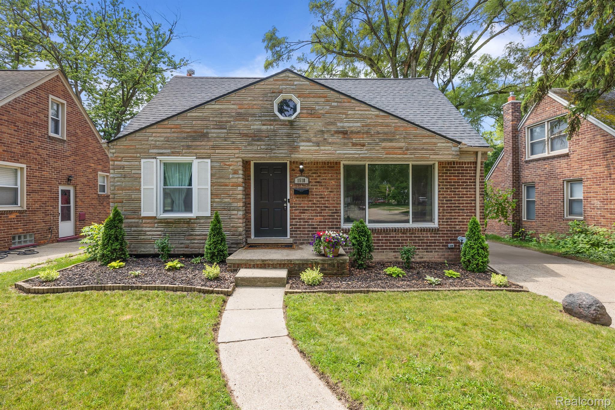 1518 RED RUN Drive