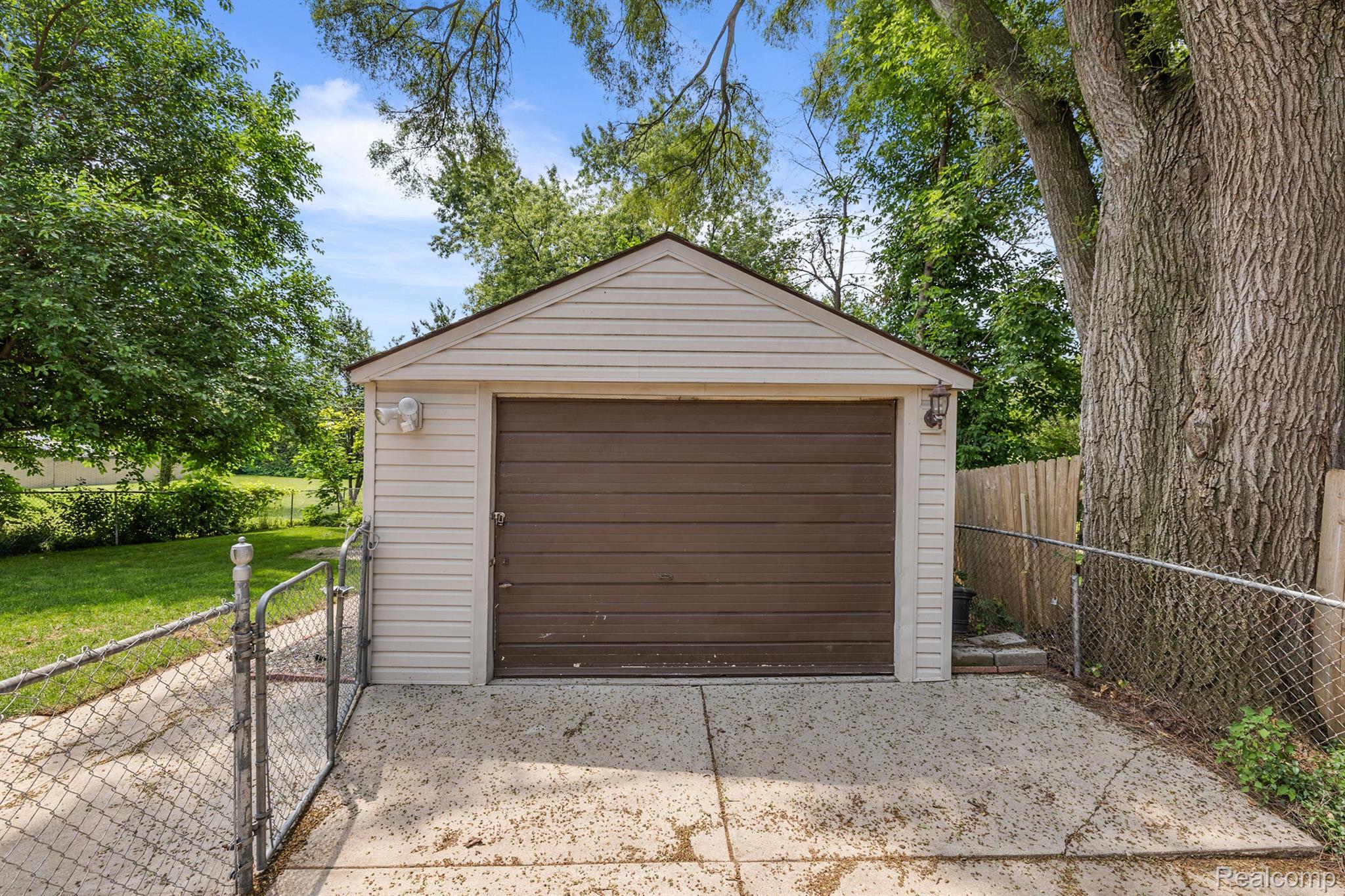 1518 RED RUN Drive