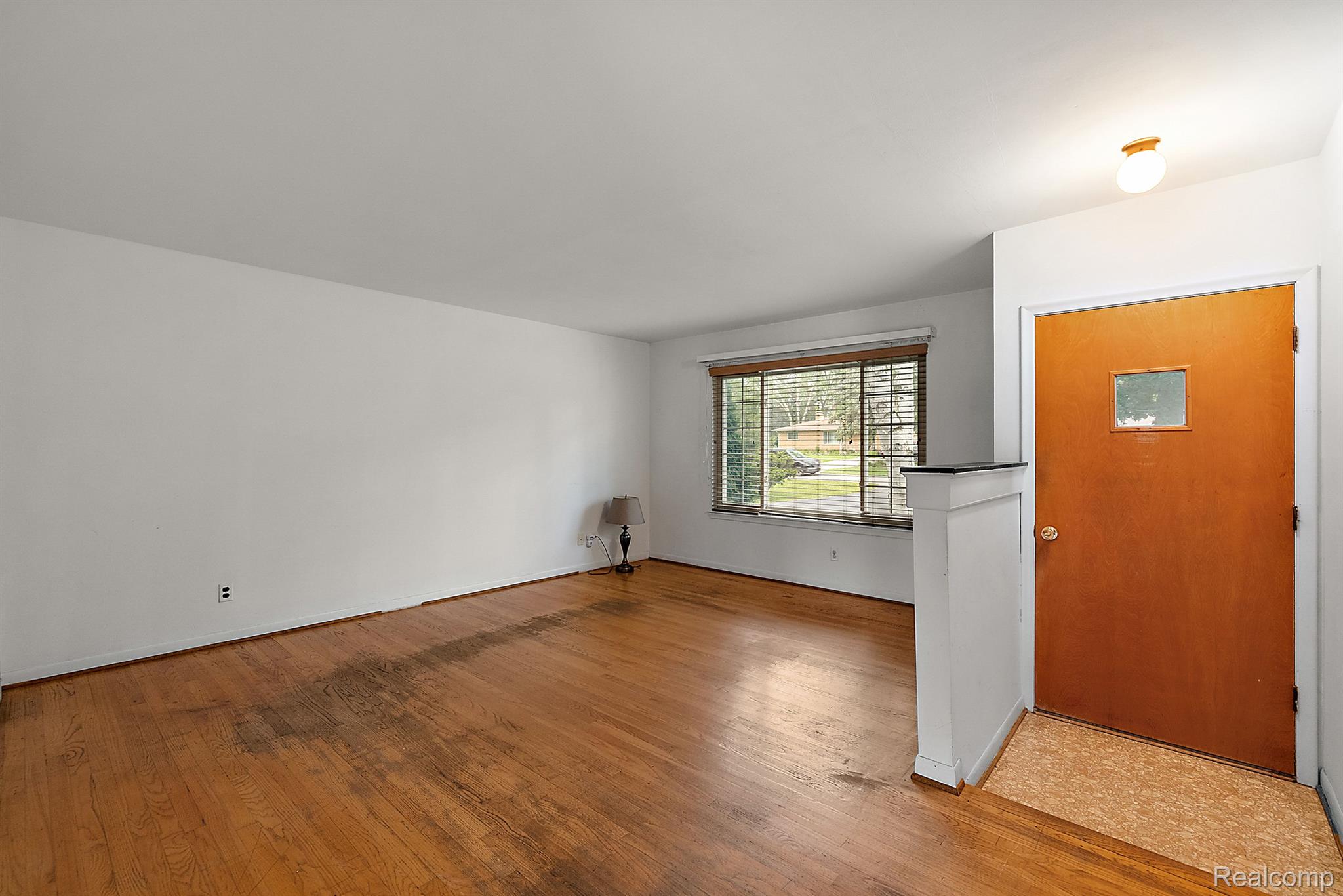 5660 WRIGHT Drive