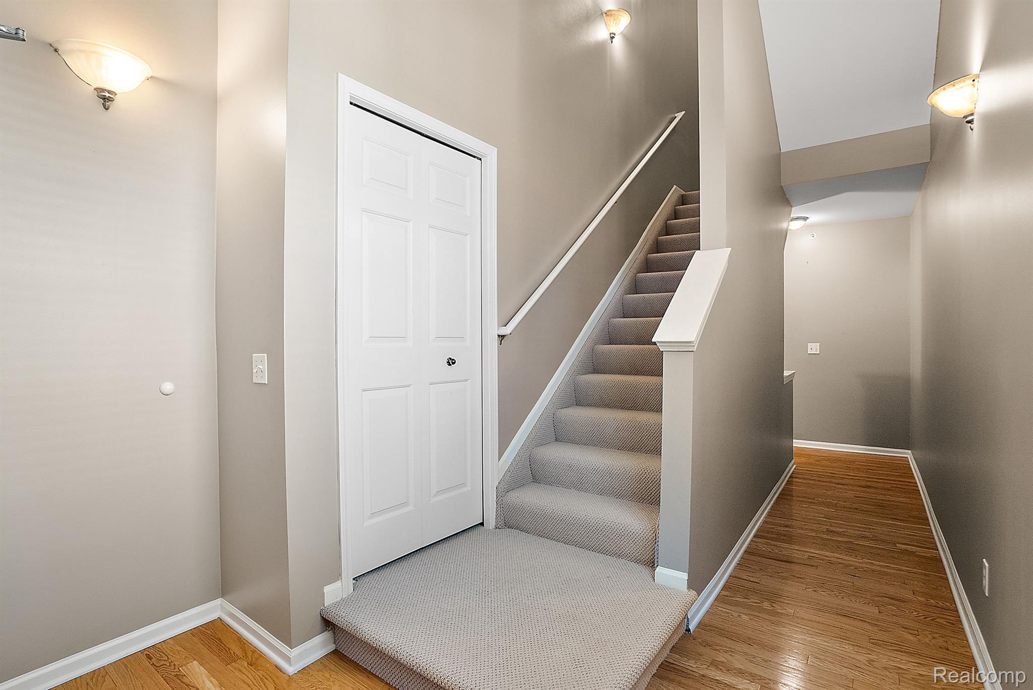 1474 DEVON Lane