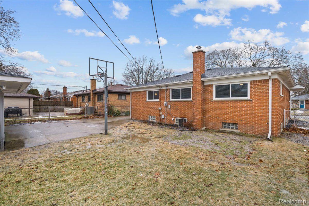 1418 ENGLEWOOD Avenue