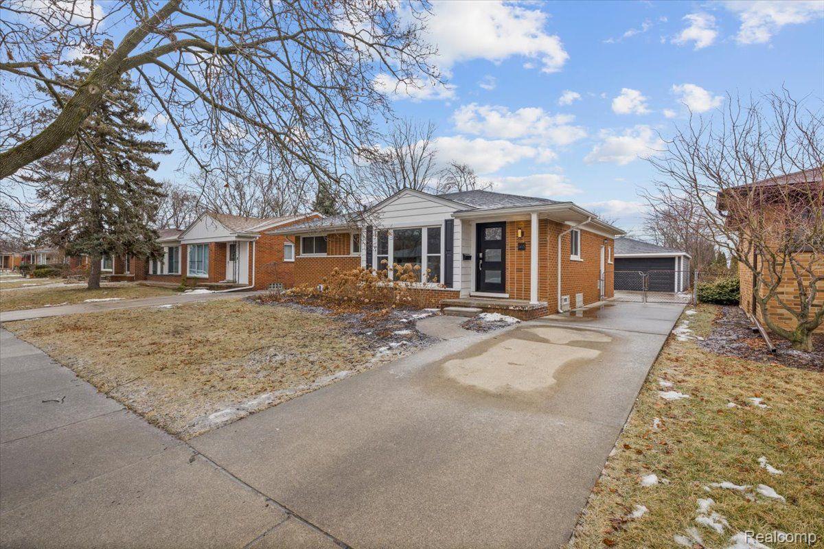 1418 ENGLEWOOD Avenue