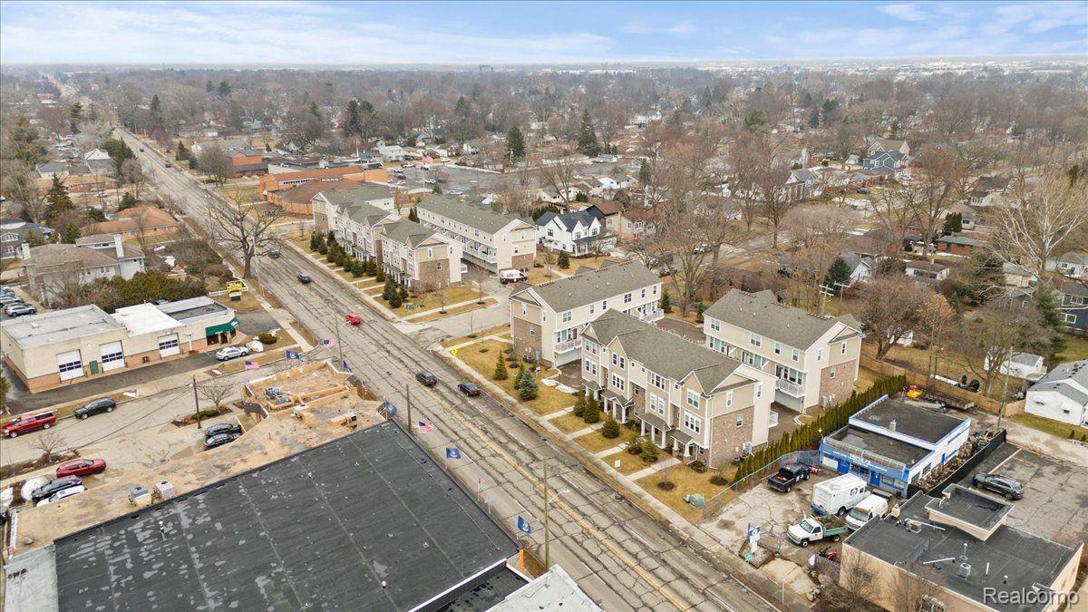 504 MIDLAND Boulevard