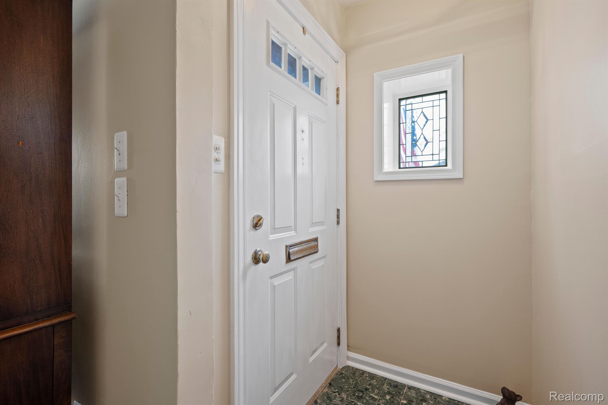 917 CEDARHILL Drive