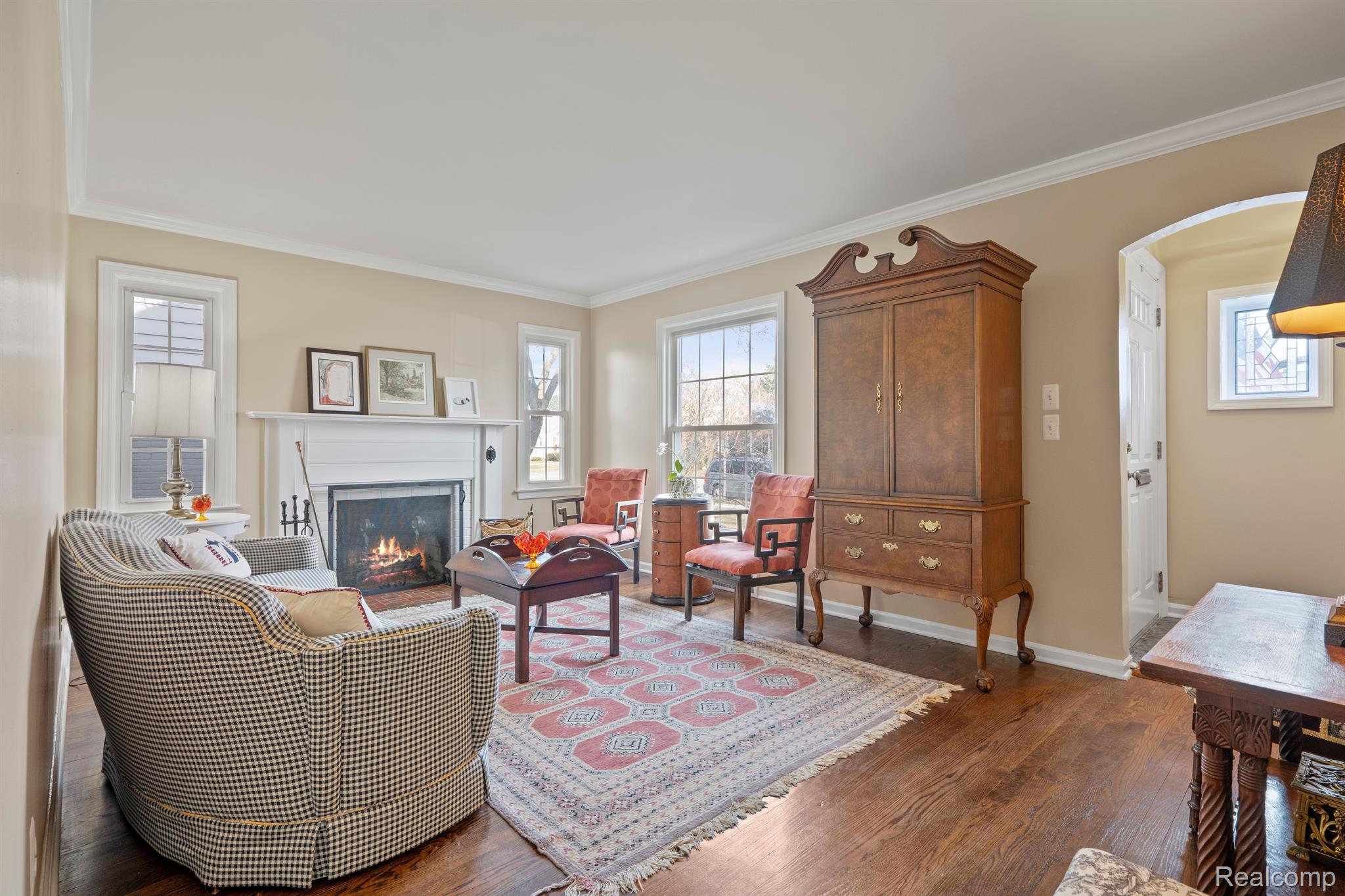 917 CEDARHILL Drive