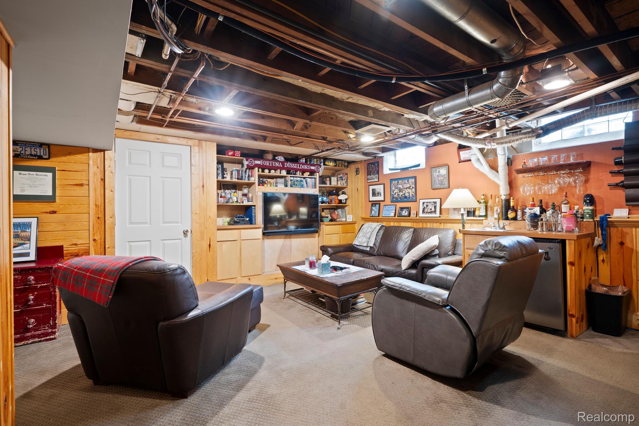917 CEDARHILL Drive