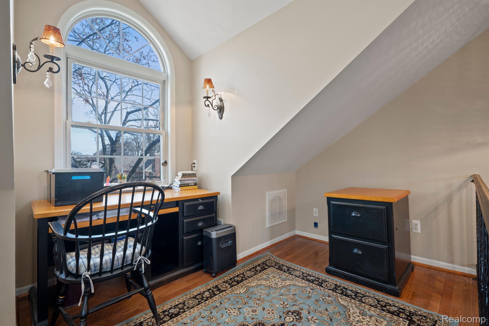 917 CEDARHILL Drive