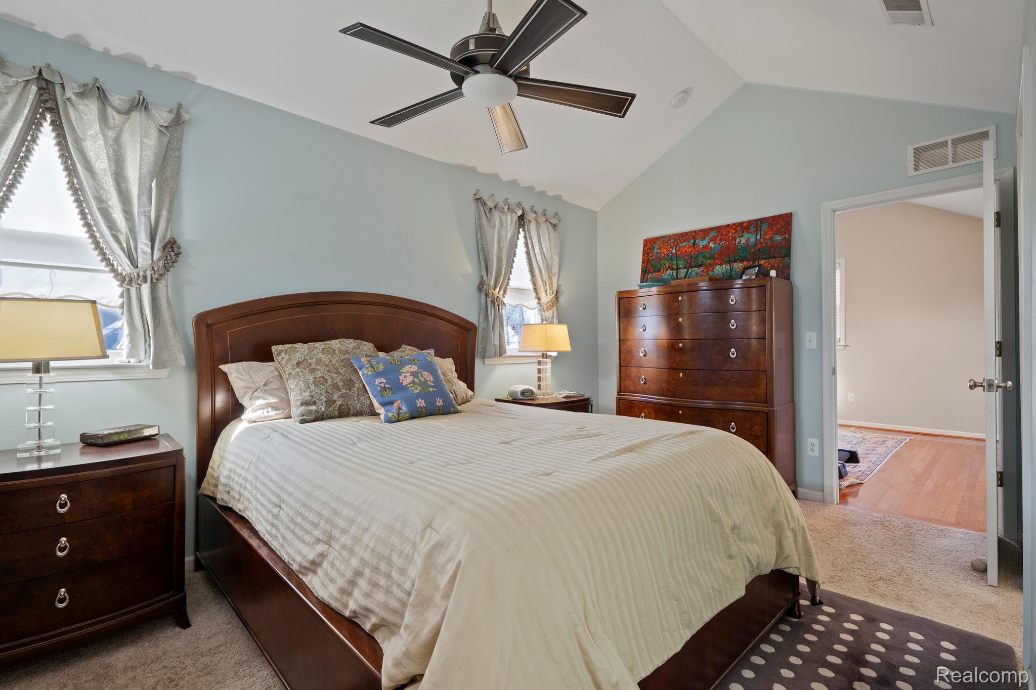 917 CEDARHILL Drive