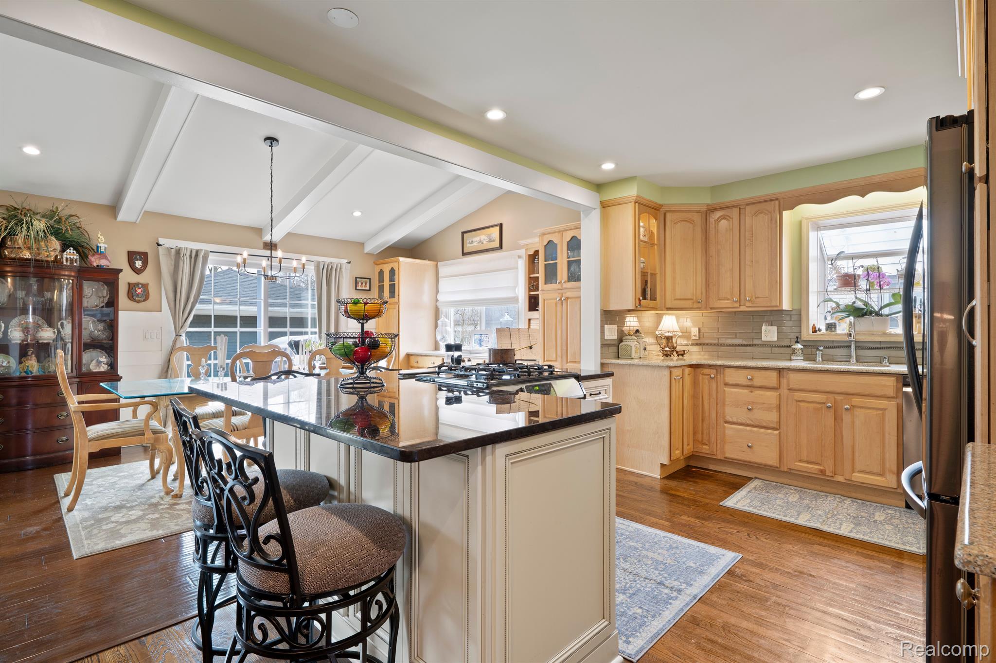 917 CEDARHILL Drive