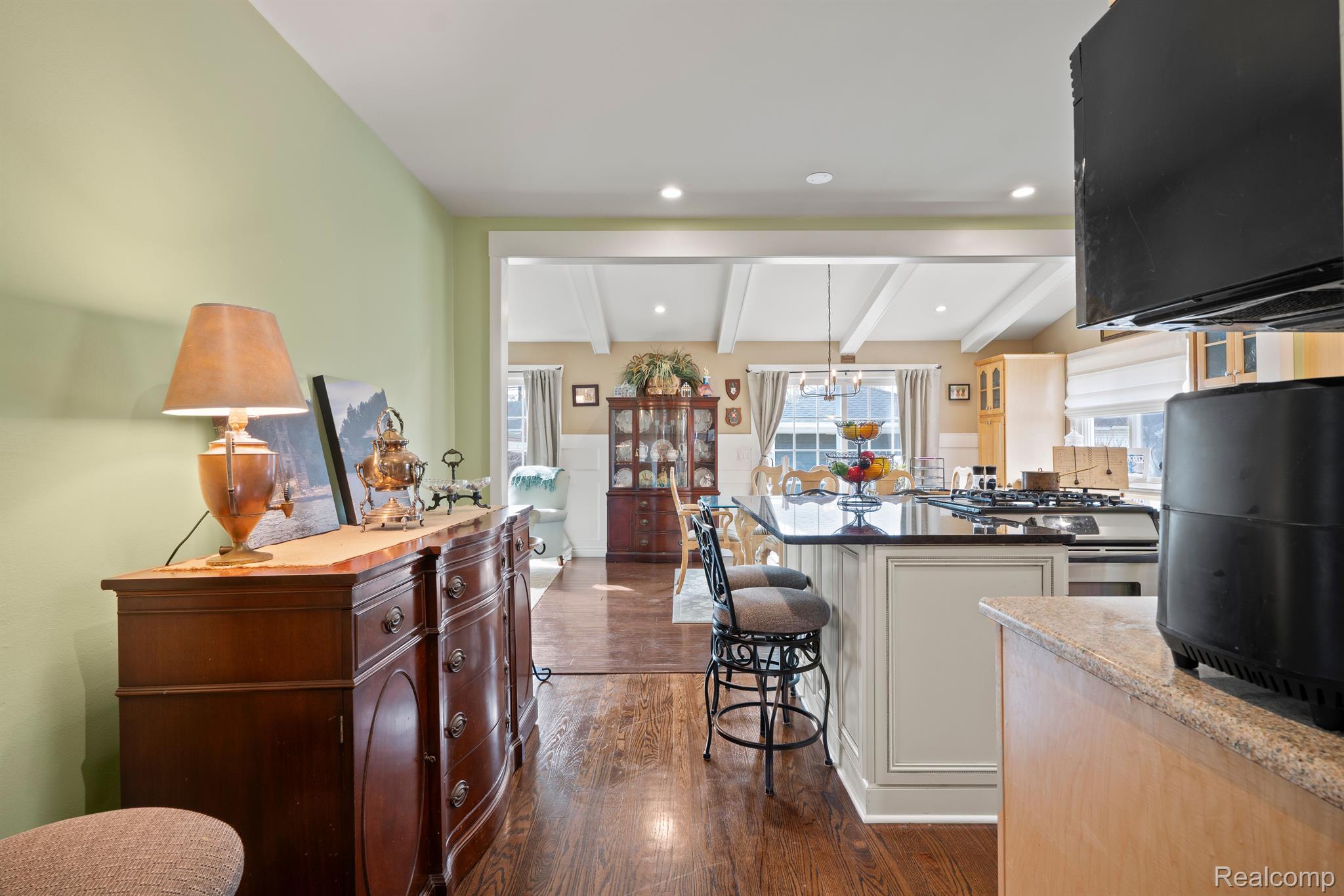917 CEDARHILL Drive