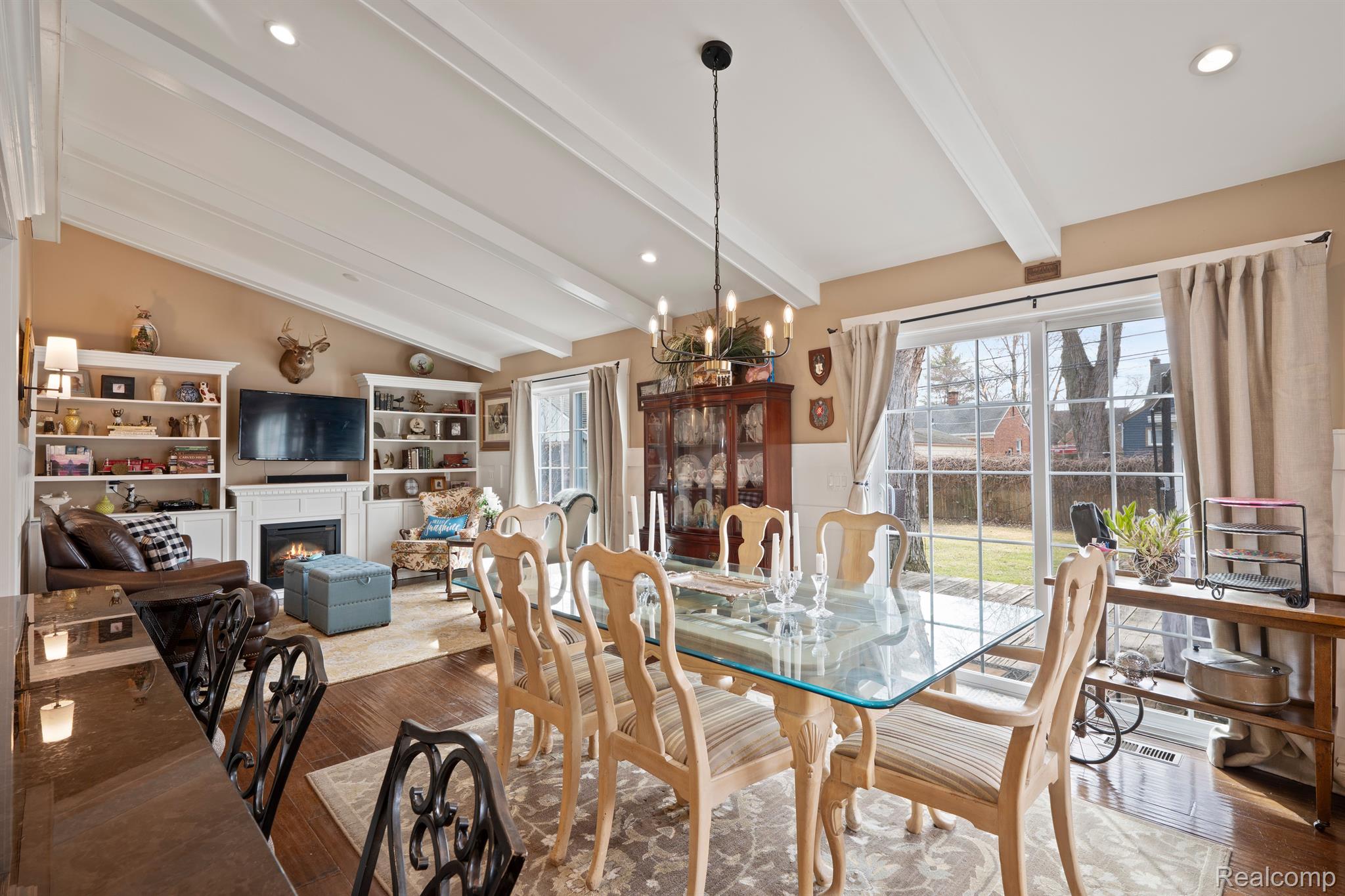 917 CEDARHILL Drive