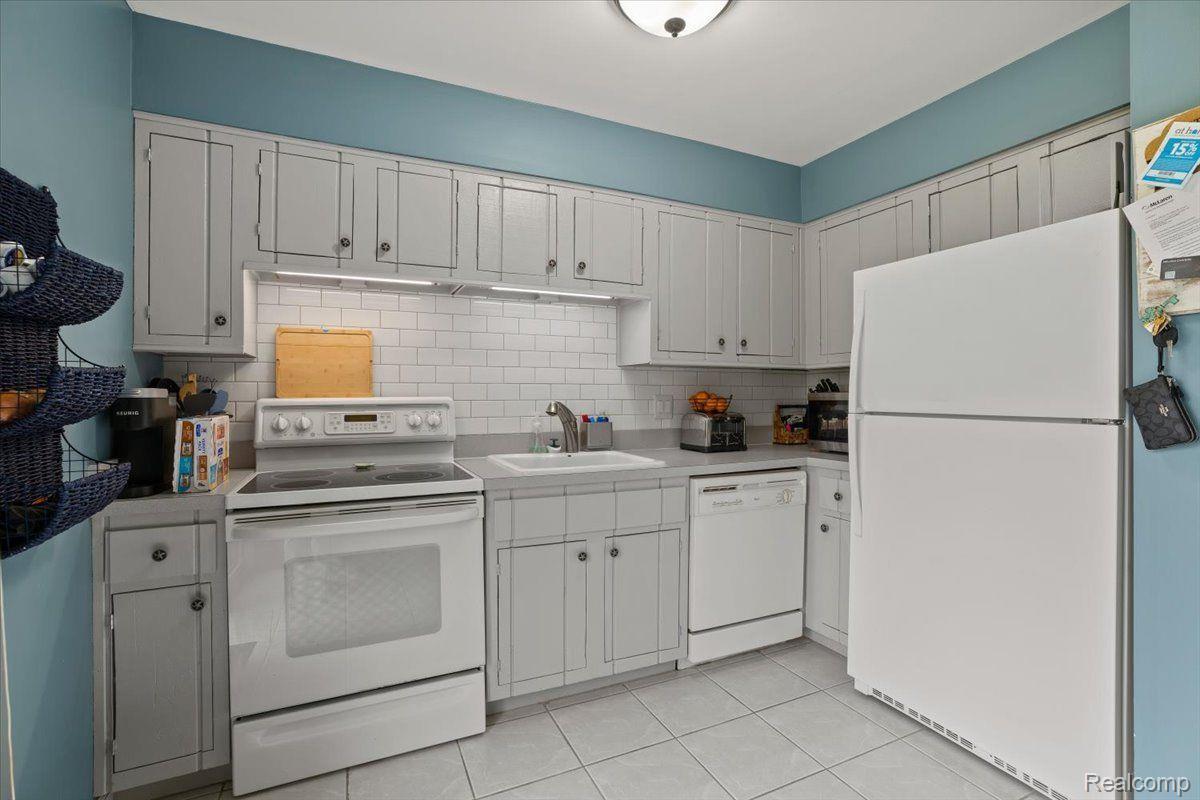 29135 E BRITTANY