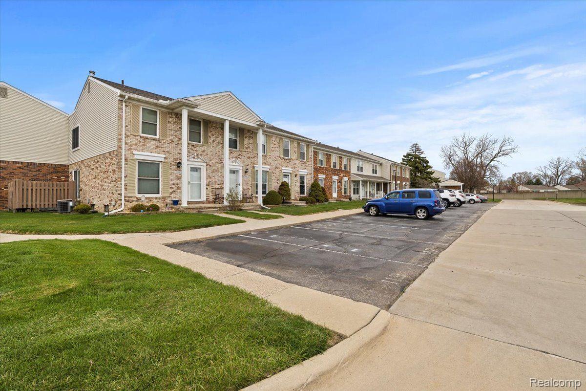 29135 E BRITTANY