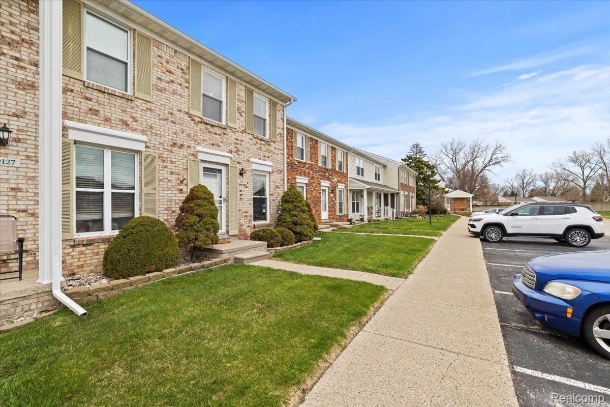 29135 E BRITTANY