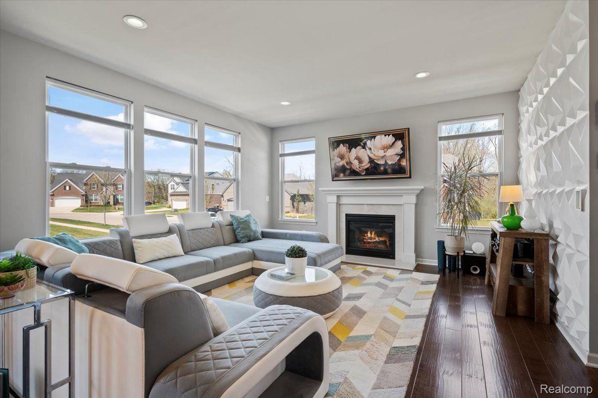 822 BALSAM Circle