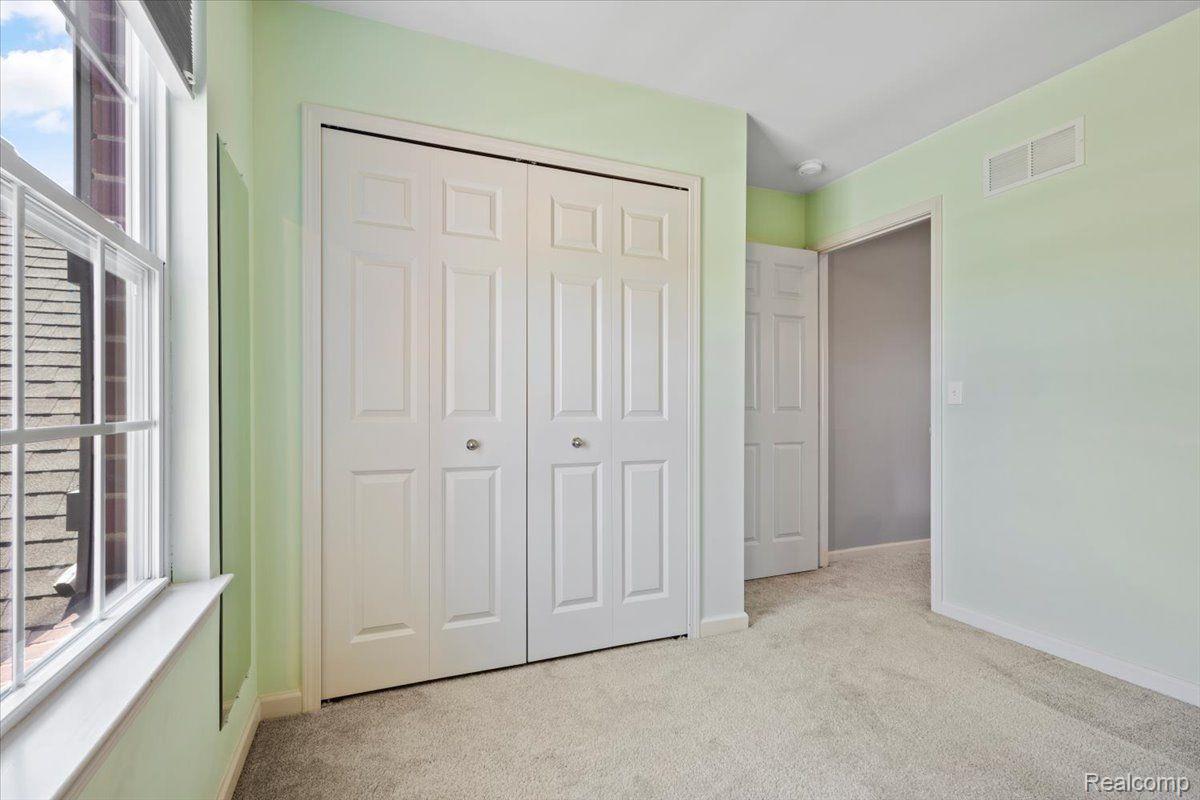 822 BALSAM Circle