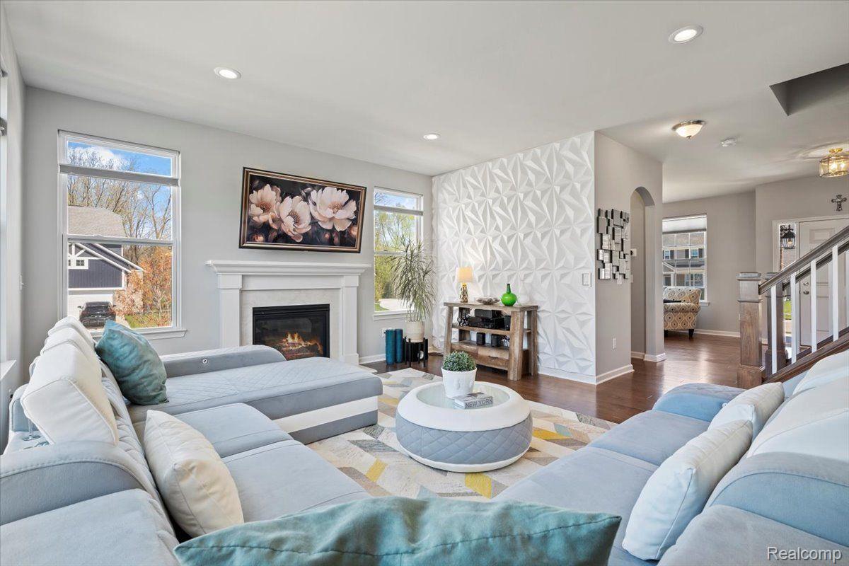 822 BALSAM Circle