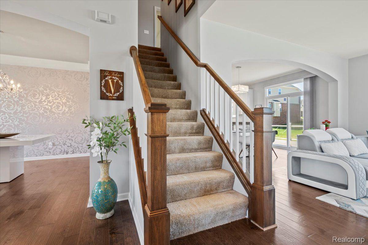 822 BALSAM Circle