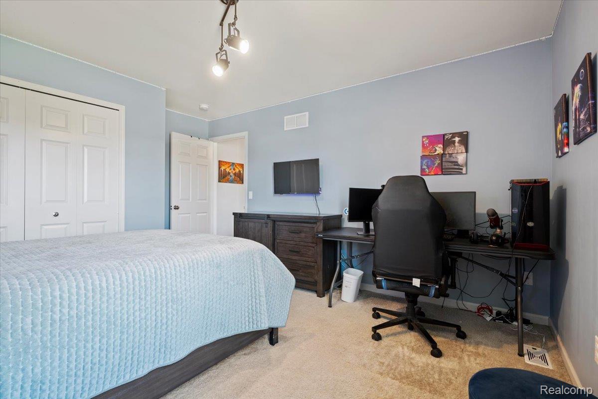 822 BALSAM Circle