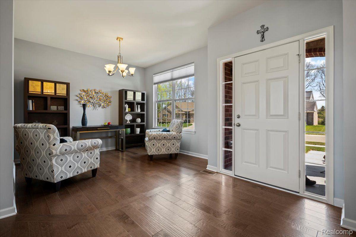 822 BALSAM Circle