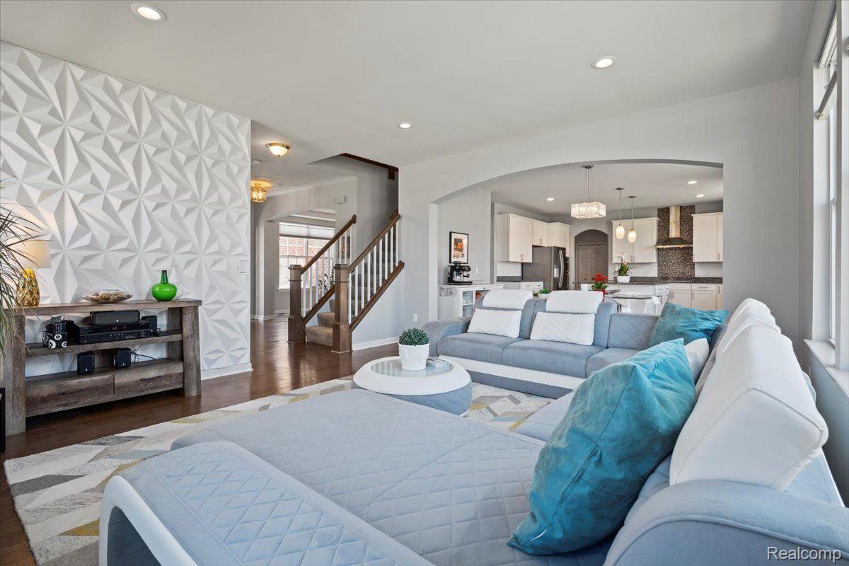 822 BALSAM Circle