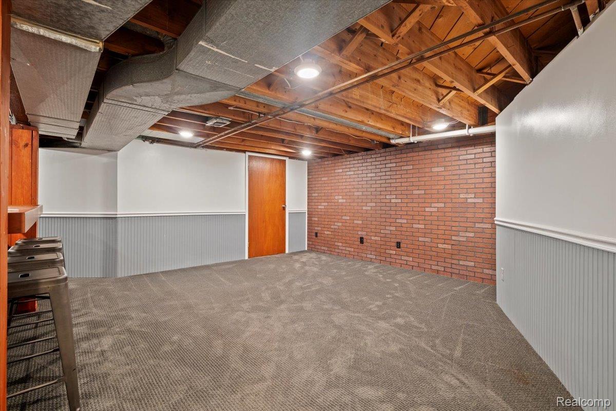 902 Royal Avenue