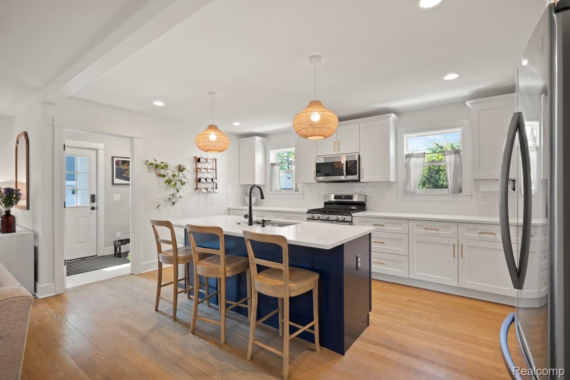 423 N Altadena Avenue