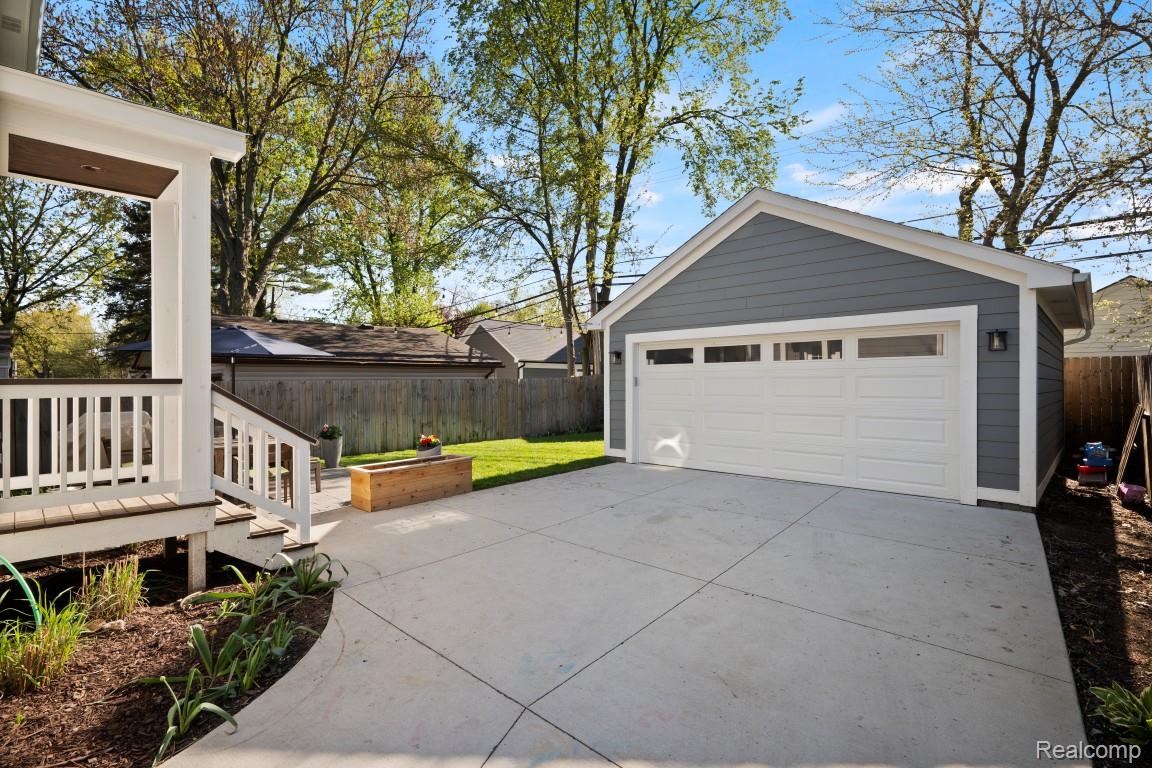 423 N Altadena Avenue