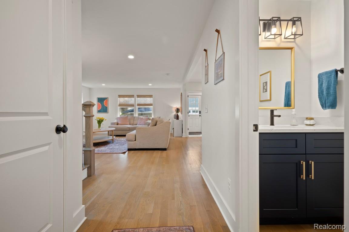 423 N Altadena Avenue