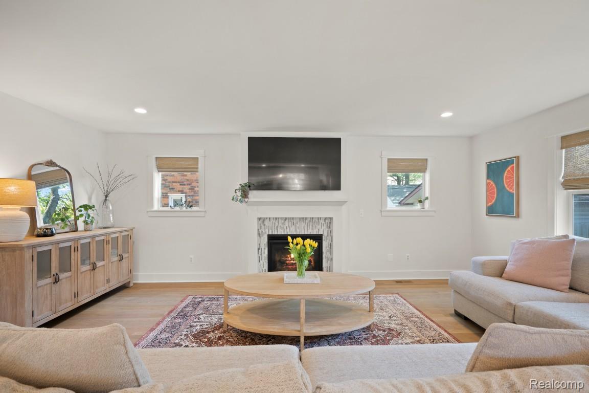 423 N Altadena Avenue