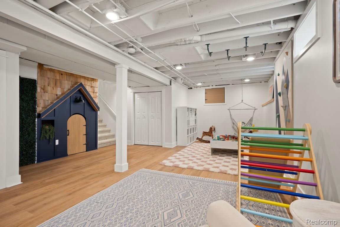 423 N Altadena Avenue
