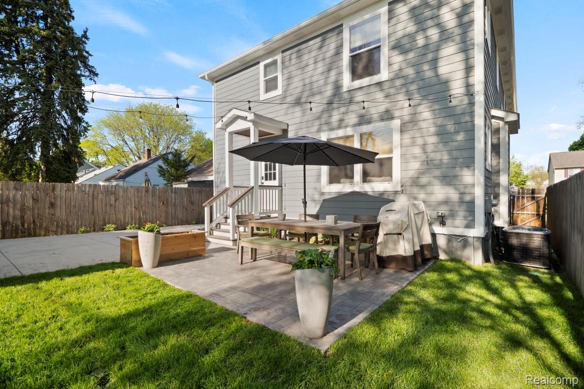 423 N Altadena Avenue