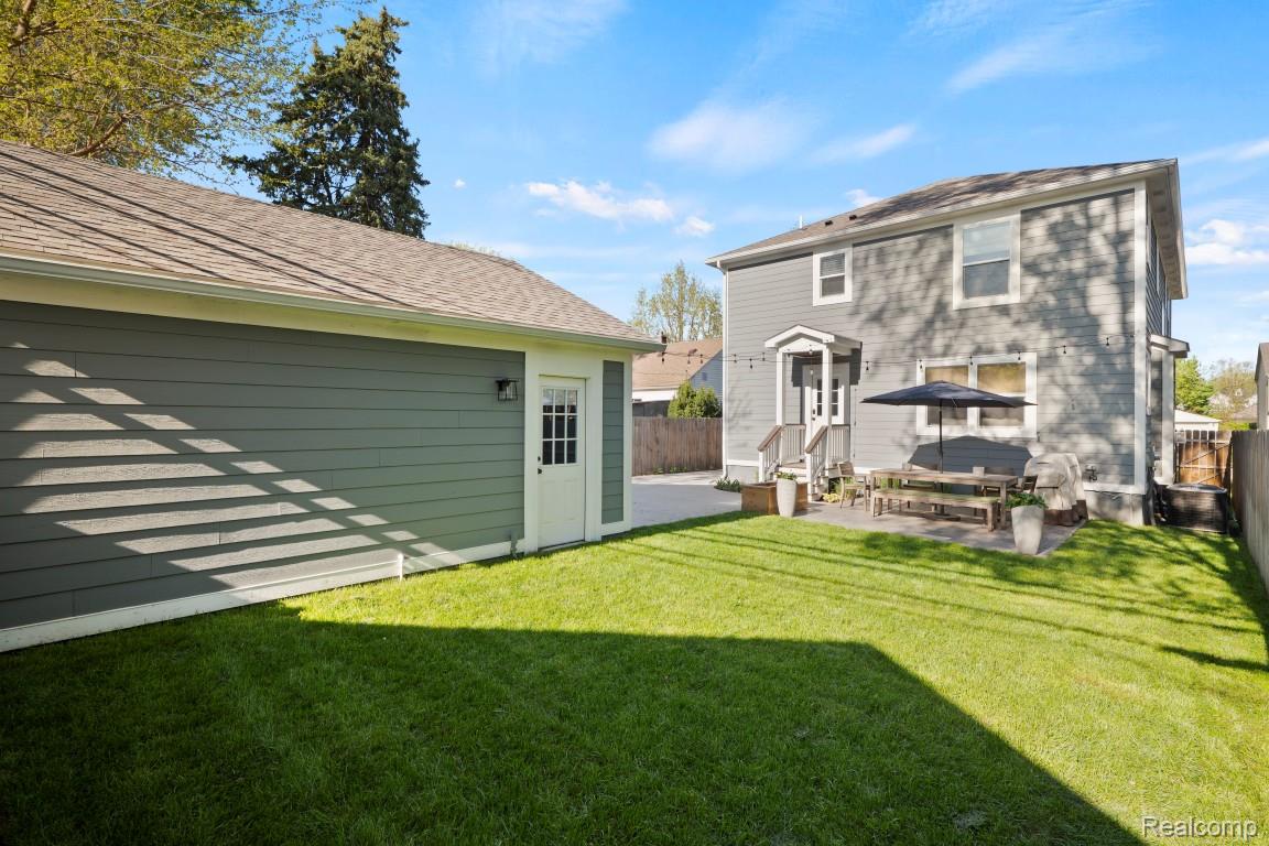 423 N Altadena Avenue