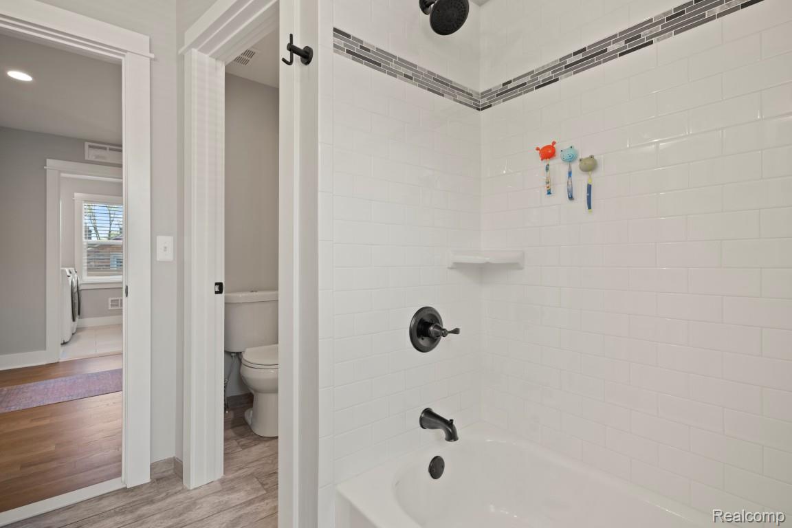 423 N Altadena Avenue