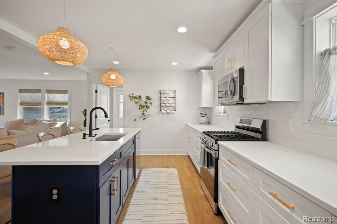 423 N Altadena Avenue